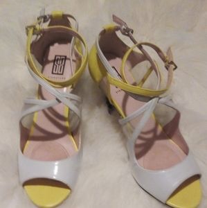 Ladies shoes